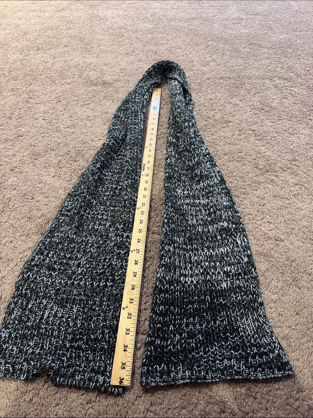Victoria's Secret Black & White Marled Knit Scarf chunky soft cozy Winter EUC